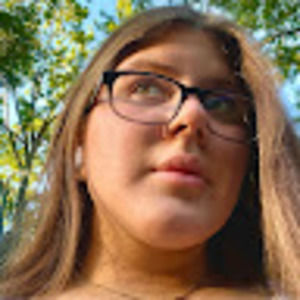Meet your Posher, Estefania